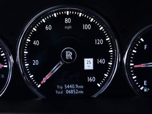 Used 2024 Rolls-Royce Cullinan Black Badge image 30