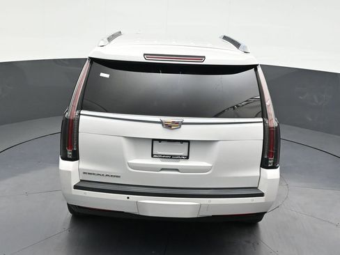 Used 2019 Cadillac Escalade Luxury image 18