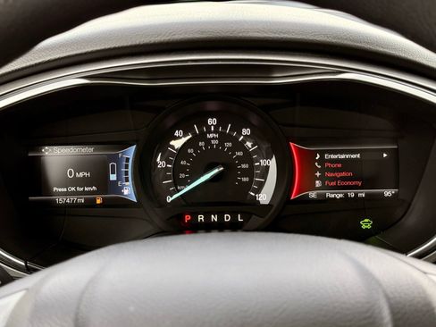 Used 2019 Ford Fusion SE FWD image 28