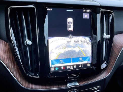 Used 2024 Volvo XC60 B5 Plus w/ Protection Package Premier image 14