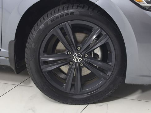 Used 2024 Volkswagen Jetta SE w/ Panoramic Sunroof Package FWD image 15