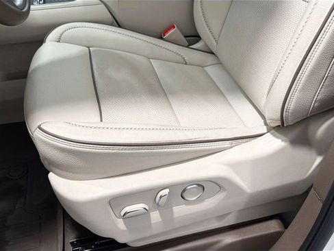 Used 2024 GMC Yukon Denali w/ LPO, Floor Liner Package AWD/4WD image 19