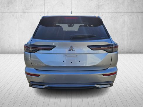 New 2026 Mitsubishi Outlander image 6
