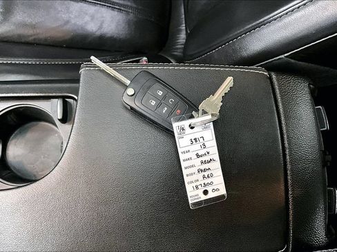 Used 2013 Buick Regal Premium FWD image 34