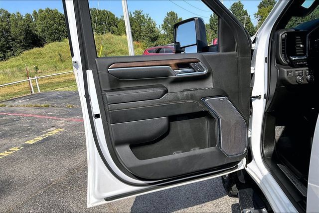 Used 2024 Chevrolet Silverado 2500 High Country w/ High Country Premium Package AWD/4WD image 21