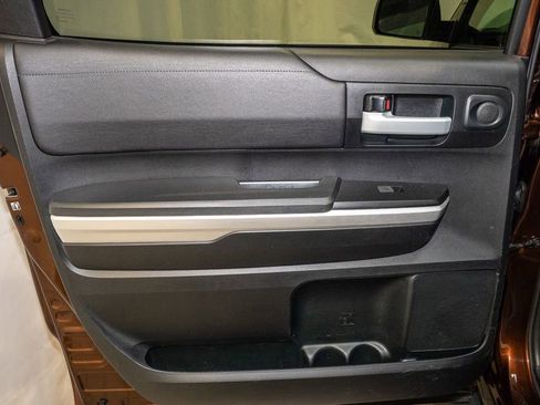 Used 2017 Toyota Tundra SR5 image 8