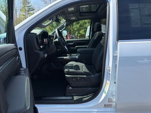 New 2026 GMC Sierra 3500 SLT w/ SLT Convenience Package AWD/4WD image 9