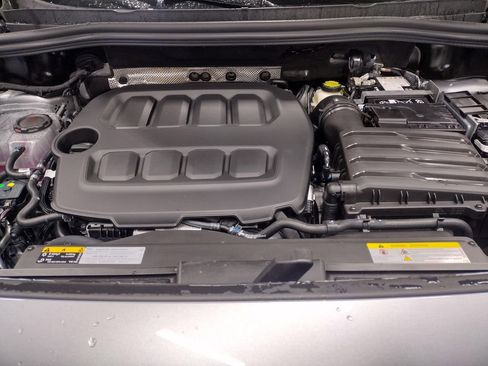 New 2026 Volkswagen Tiguan SE image 7