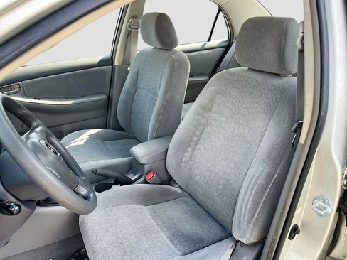 Used 2004 Toyota Corolla LE image 19