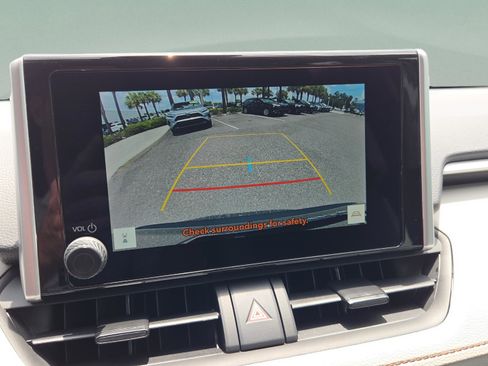 Certified 2025 Toyota RAV4 XLE w/ Convenience Package FWD image 21