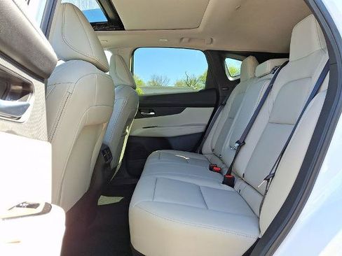 Certified 2025 Nissan Murano SL w/ Cargo Package AWD/4WD image 11