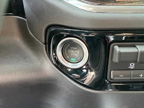 Used 2025 Chevrolet Silverado 1500 LT Trail Boss w/ Convenience Package II image 10