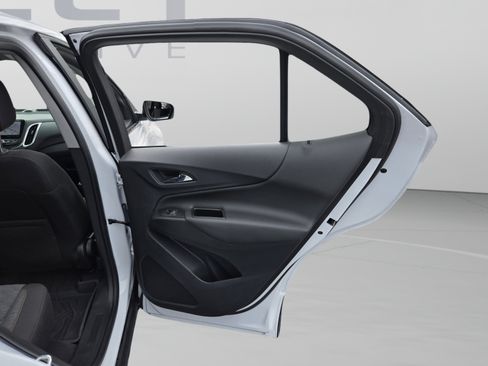 Used 2022 Chevrolet Equinox LT FWD image 16
