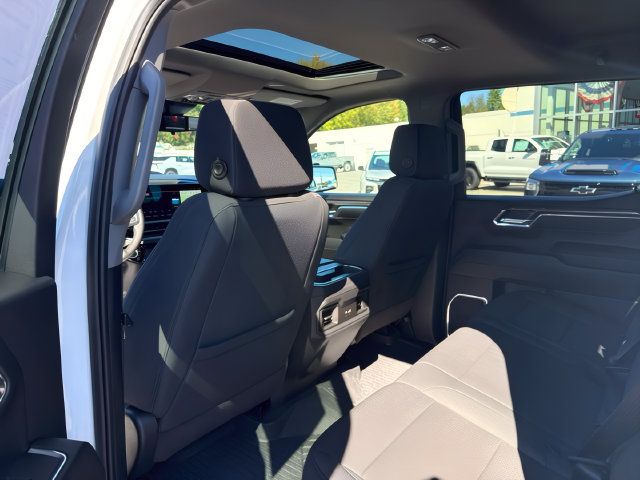 Used 2024 Chevrolet Silverado 1500 LT Trail Boss w/ Convenience Package II AWD/4WD image 19