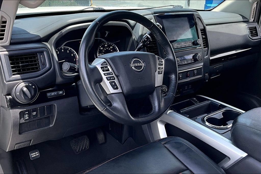 Used 2024 Nissan Titan SV w/ SV Convenience Package AWD/4WD image 17