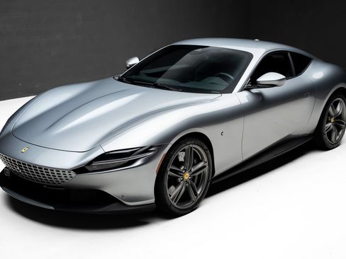 Used 2021 Ferrari Roma RWD image 5
