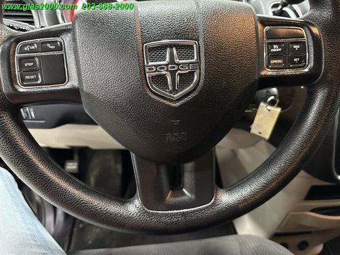 Used 2018 Dodge Grand Caravan SE w/ UConnect Hands-Free Group image 22