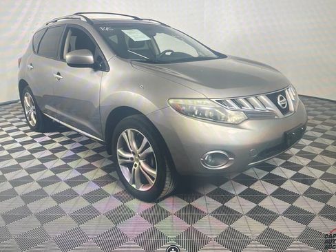 Used 2010 Nissan Murano LE w/ Navigation Pkg image 2