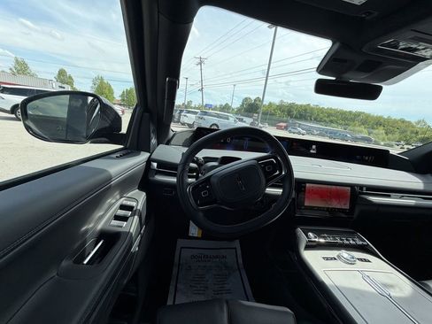 New 2026 Lincoln Navigator Reserve AWD/4WD image 14