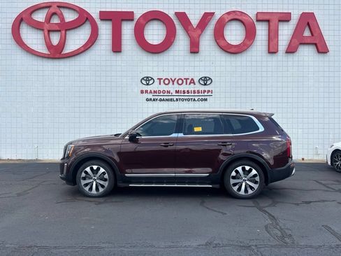 Used 2021 Kia Telluride EX w/ EX Premium Package FWD image 4