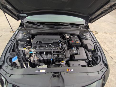 Used 2025 Hyundai Elantra SEL FWD image 35