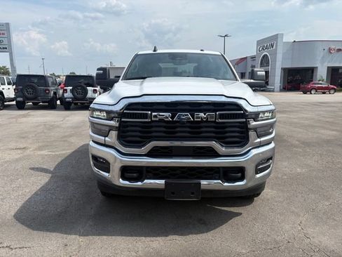 Used 2026 RAM 2500 Big Horn AWD/4WD image 2