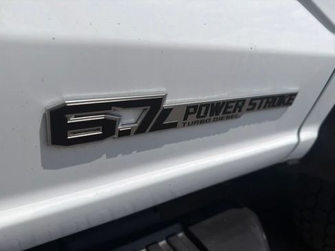 Used 2024 Ford F550 4x4 Crew Cab Super Duty image 8
