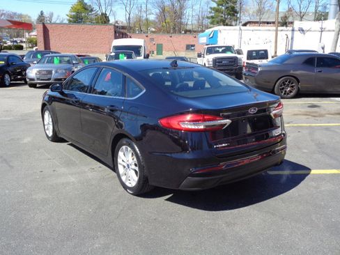 Used 2020 Ford Fusion SE FWD image 4