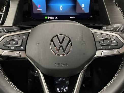 Used 2024 Volkswagen Atlas Cross Sport SE image 16