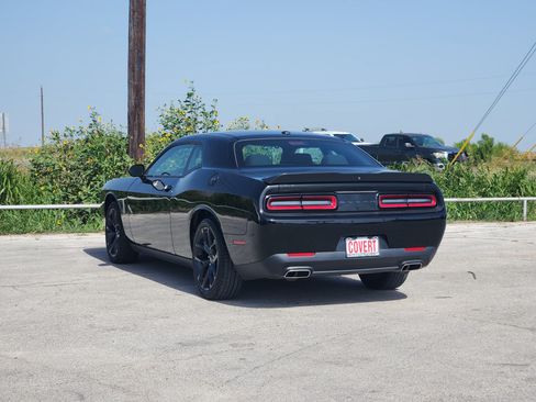 Used 2022 Dodge Challenger SXT w/ Blacktop Package RWD image 5