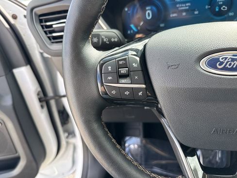 Used 2022 Ford Escape Titanium w/ Titanium Premium Package image 16