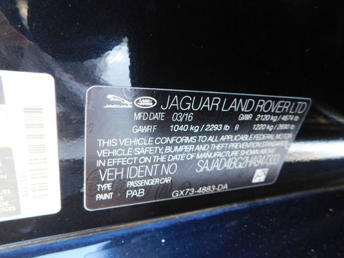 Used 2017 Jaguar XE Premium RWD image 19