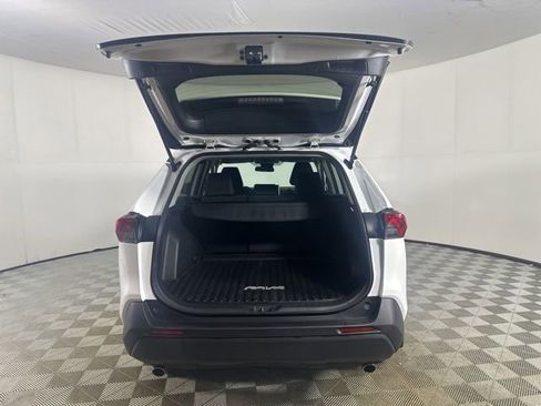 Used 2023 Toyota RAV4 LE AWD/4WD image 9