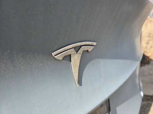 Used 2021 Tesla Model Y Long Range image 18