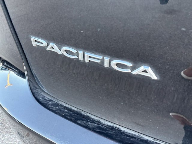 Used 2022 Chrysler Pacifica Limited FWD image 10
