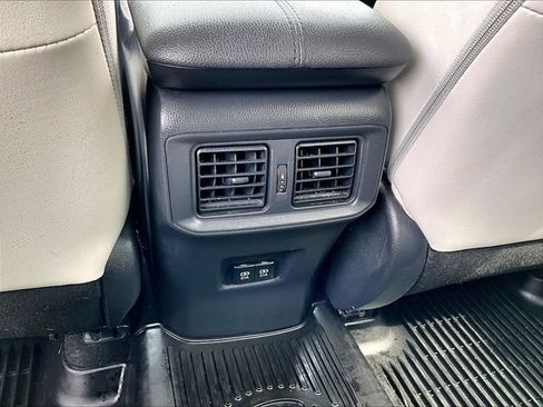 Used 2019 Toyota RAV4 Limited w/ Carpet Mat Package AWD/4WD image 28