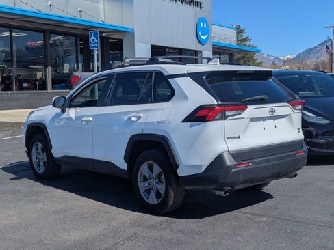 Used 2023 Toyota RAV4 XLE AWD/4WD image 7
