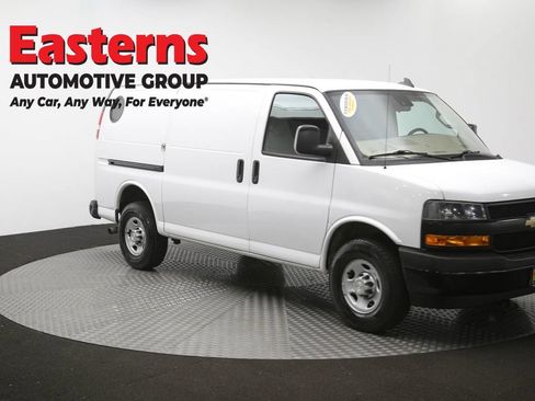 Used 2021 Chevrolet Express 3500 w/ Driver Convenience Package RWD image 45