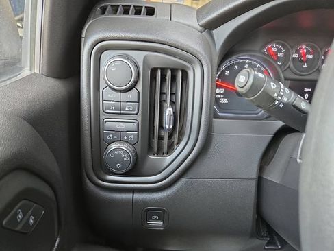 Used 2022 Chevrolet Silverado 1500 Custom AWD/4WD image 19