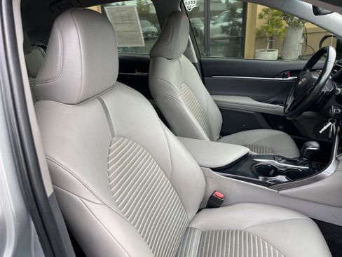 Used 2018 Toyota Camry SE image 22