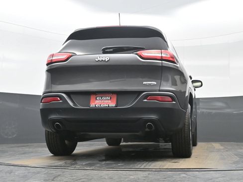 Used 2014 Jeep Cherokee Latitude FWD image 29