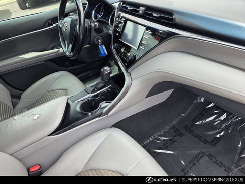 Used 2019 Toyota Camry SE FWD image 30