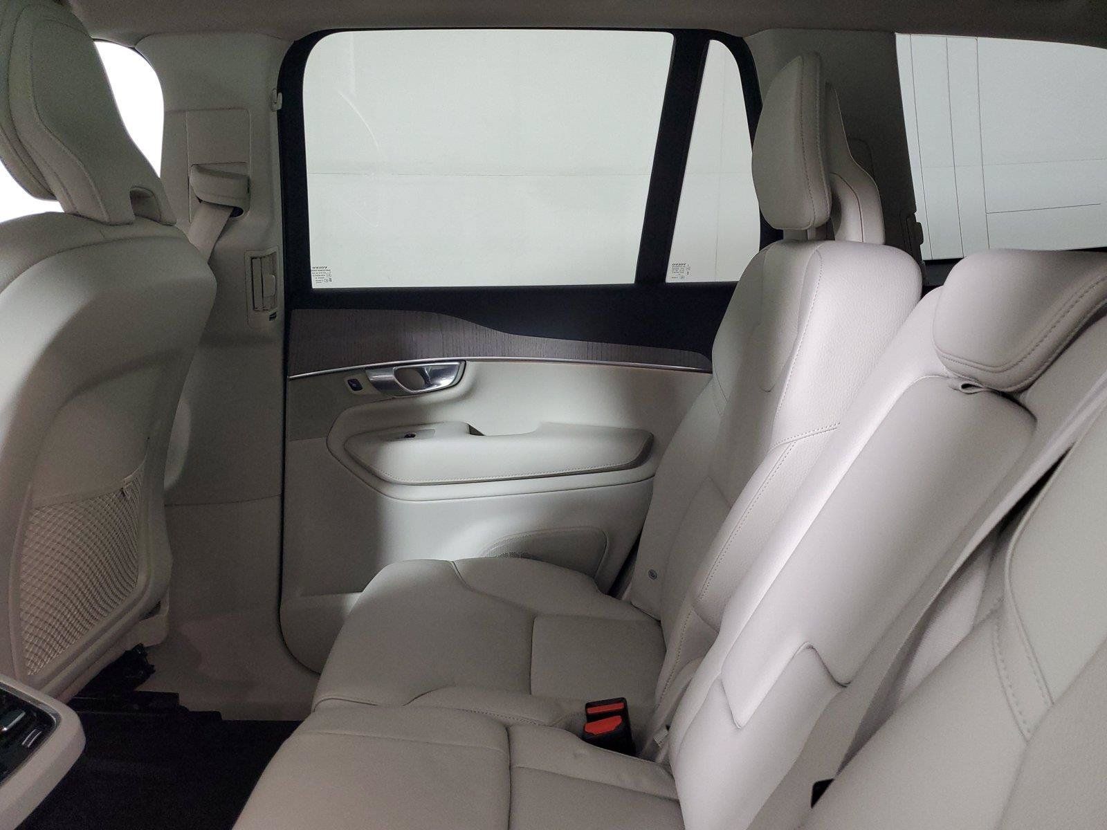 Certified 2024 Volvo XC90 T8 Plus AWD/4WD image 9