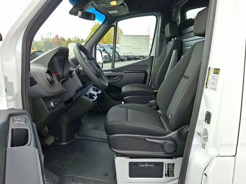 Used 2026 Mercedes-Benz Sprinter 2500 image 12