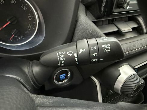 Used 2022 Toyota RAV4 XLE w/ Convenience Package FWD image 12