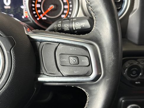 Used 2018 Jeep Wrangler Unlimited Sahara w/ Cold Weather Group AWD/4WD image 13