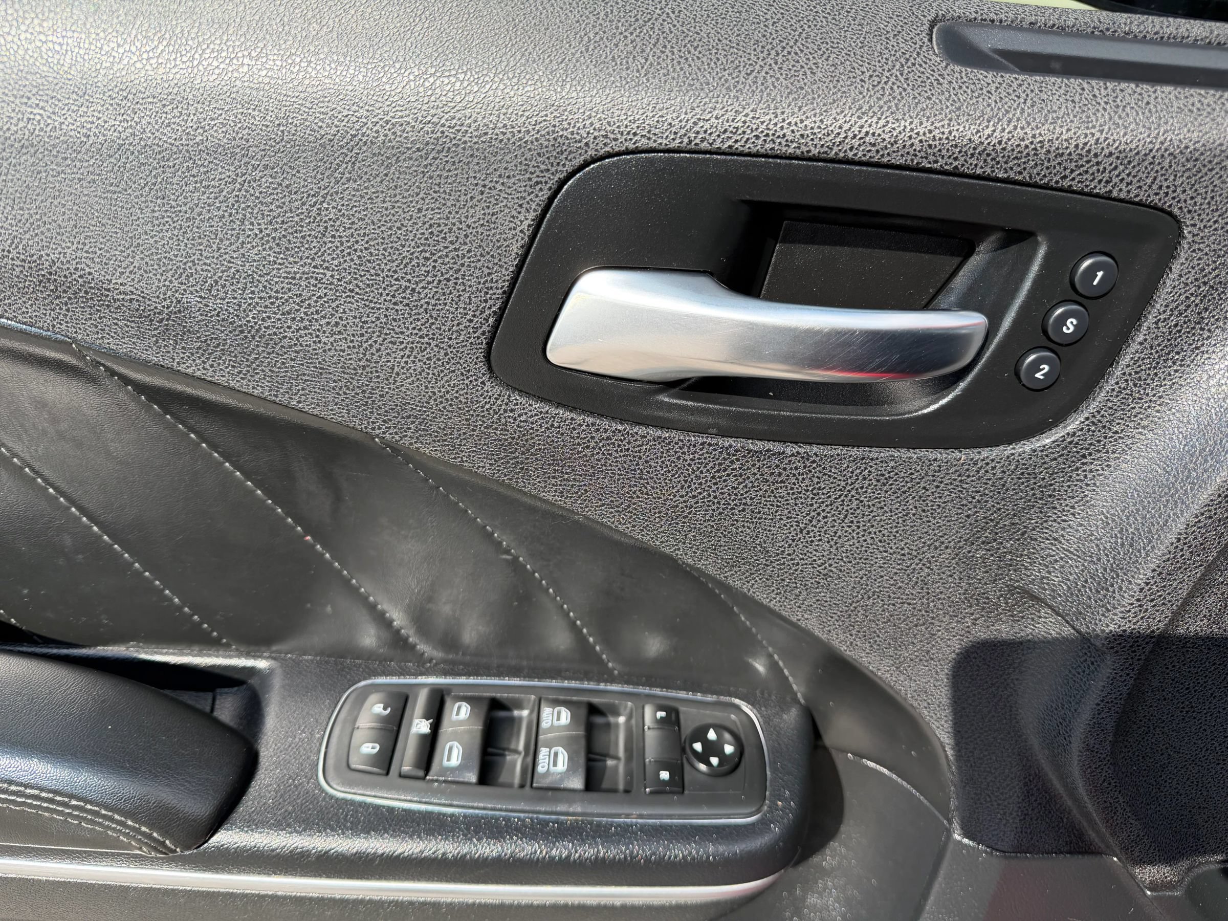 Used 2016 Dodge Charger R/T RWD image 13