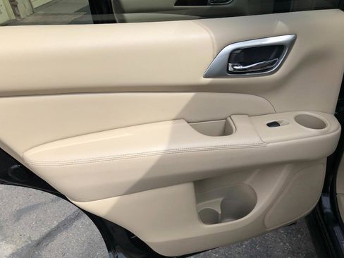 Used 2013 Nissan Pathfinder SL w/ SL Premium Pkg image 32