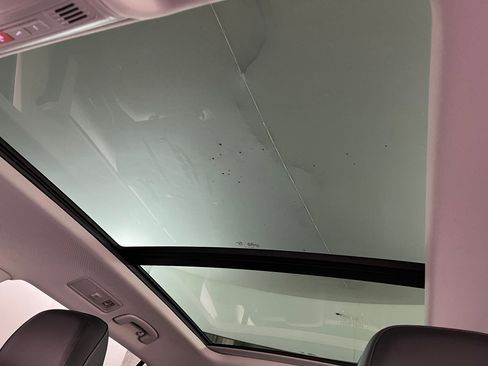 Used 2024 Volkswagen Tiguan Wolfsburg Edition image 13