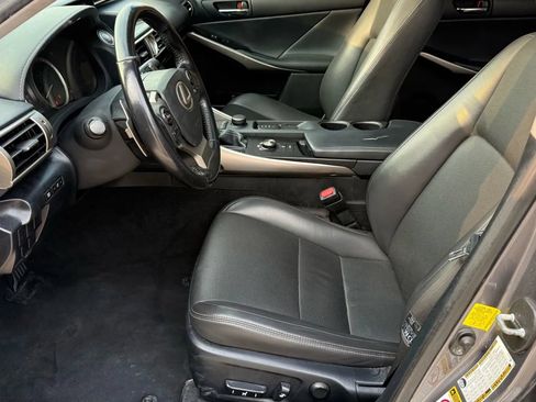 Used 2016 Lexus IS 200t RWD image 12